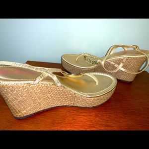 Lily Pulitzer EUC Gold Sandal Sz10